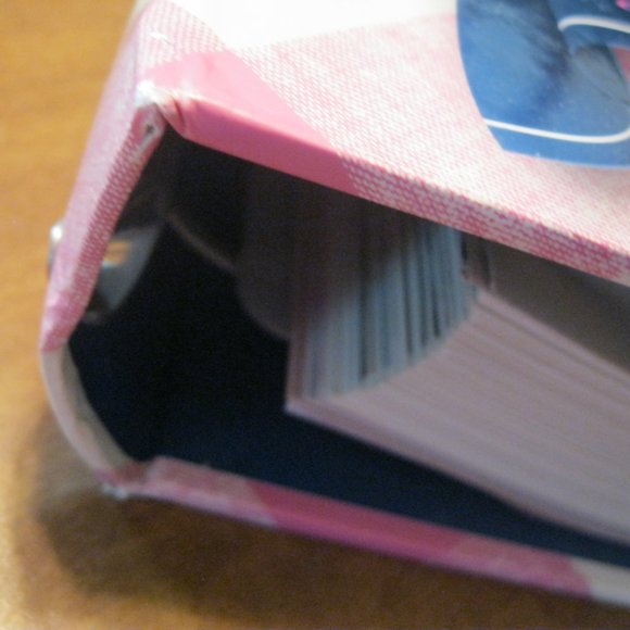 5 Items Lot -- Better Homes PINK Cookbook & 3 Key chains + 1 Cookie cutter C Pic - Picture 6 of 11